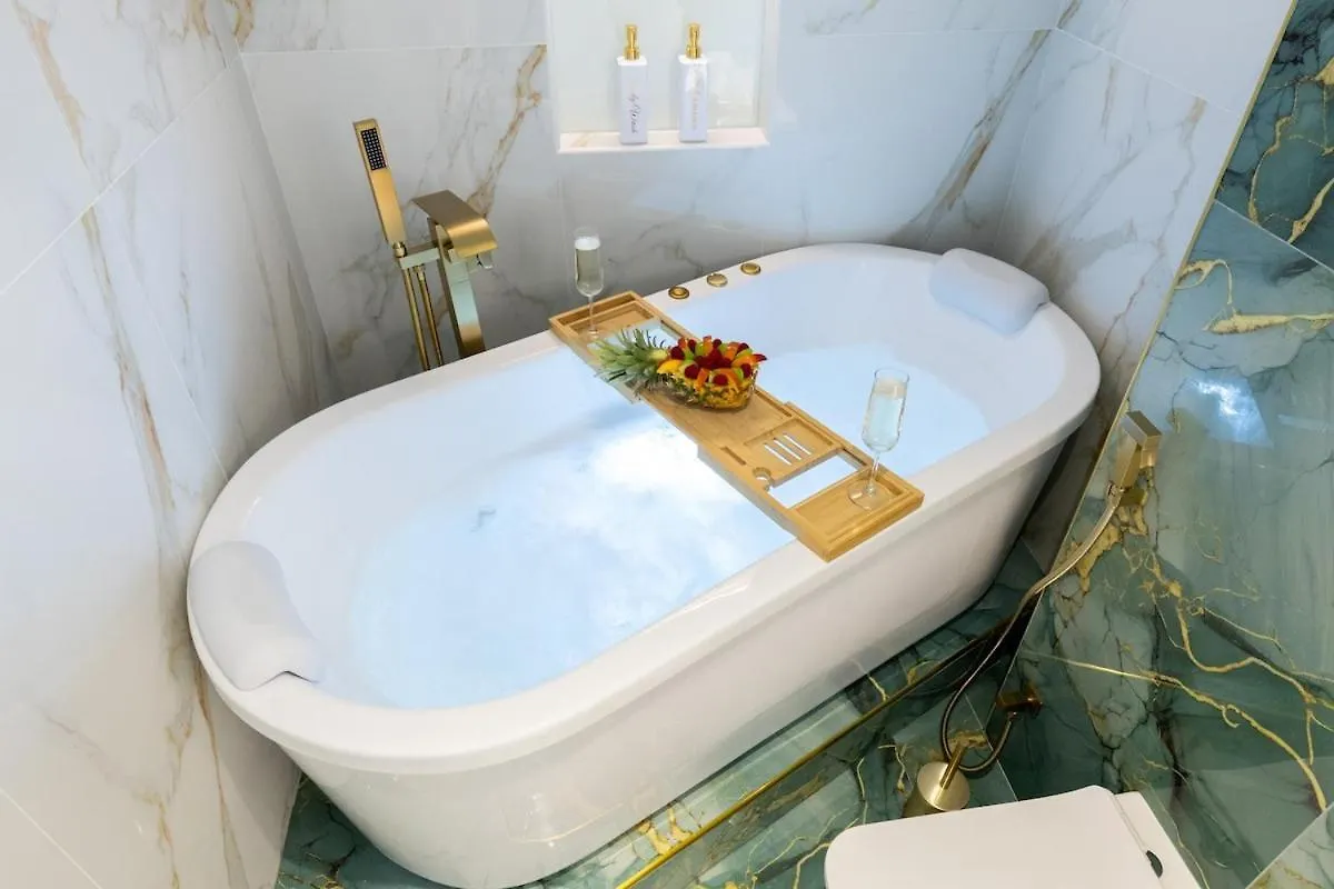 First Class Studio Chic Modern Urban Escape Dubai Apartment