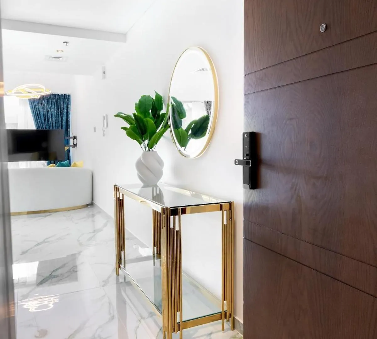 First Class Studio Chic Modern Urban Escape Dubai Apartment