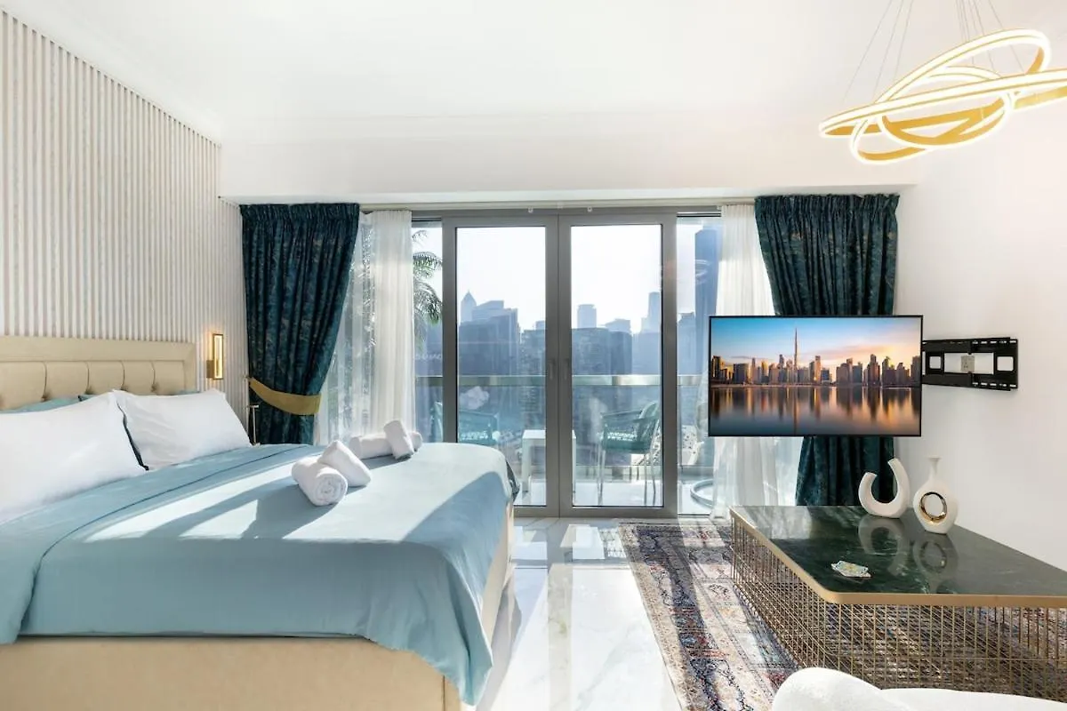 First Class Studio Chic Modern Urban Escape Dubai Apartment